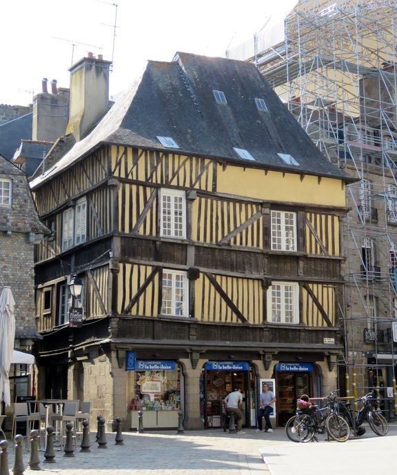Dinan 23 