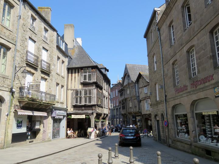 Dinan 24 
