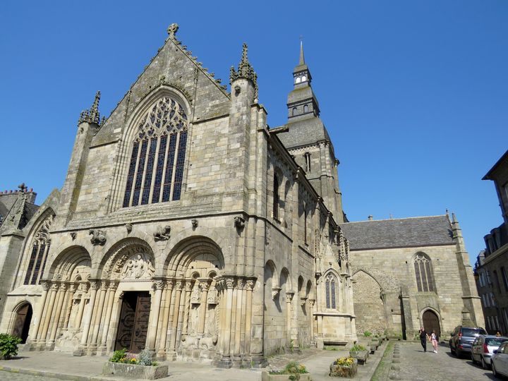 Dinan 32 