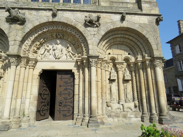Dinan 33 