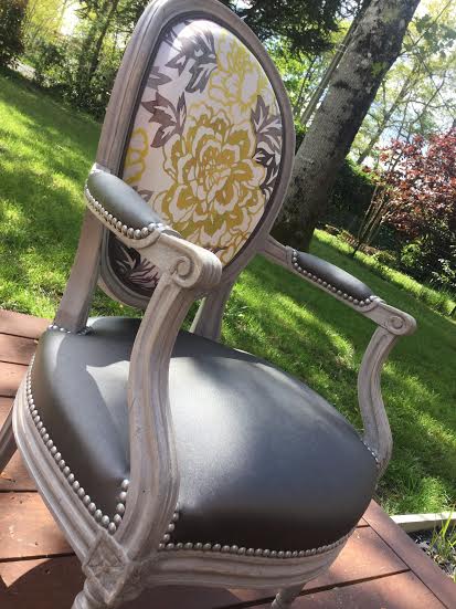 Refection restauration relooking fauteuil chaise canape meuble cabriolet 37 tapissier decorateur bordeaux st medard en jalles atelier les renaissances
