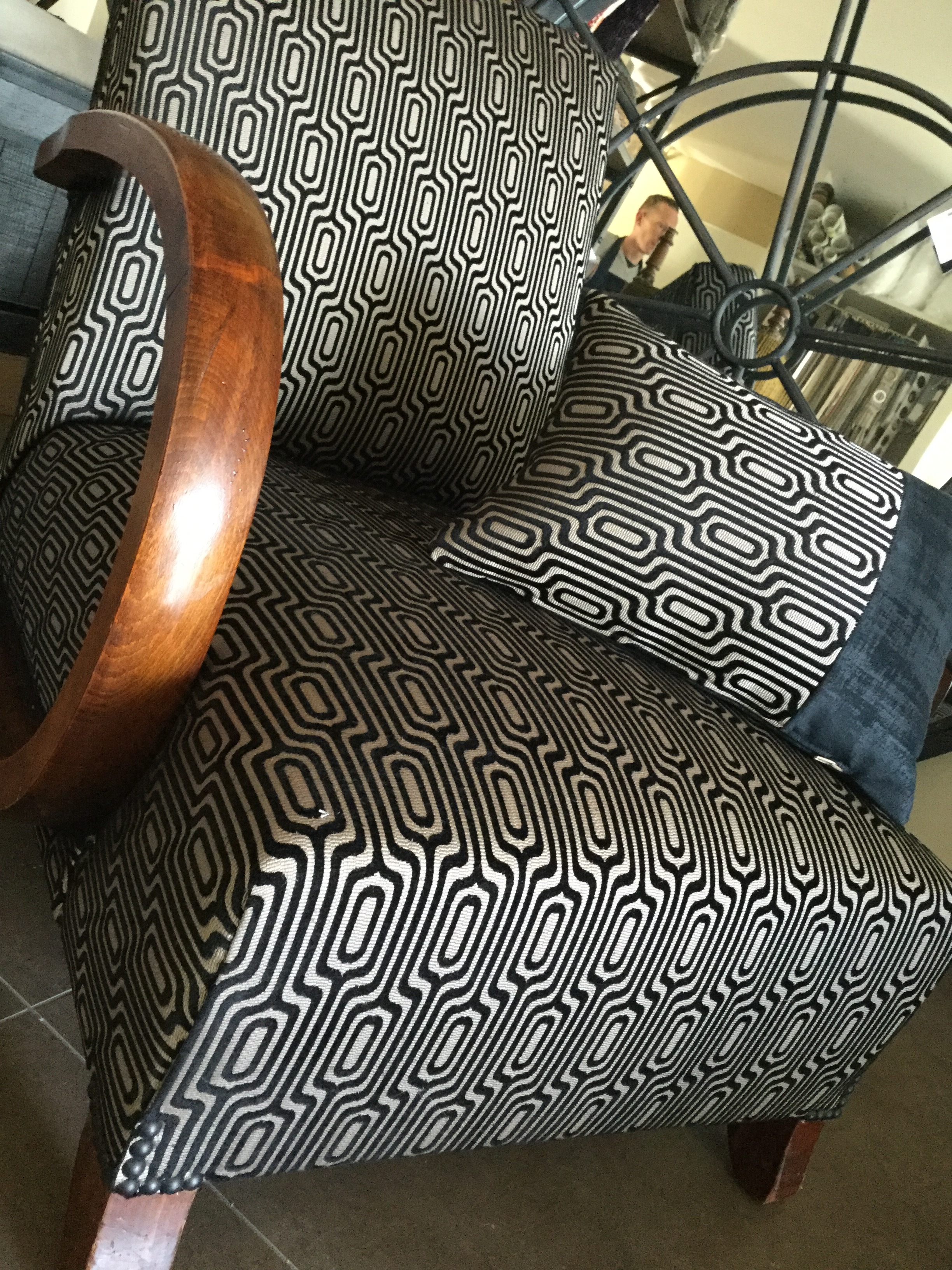 Refection relooking fauteuil meuble style art deco 24 tapissier decorateur bordeaux saint medard en jalles atelier les renaissances 2 