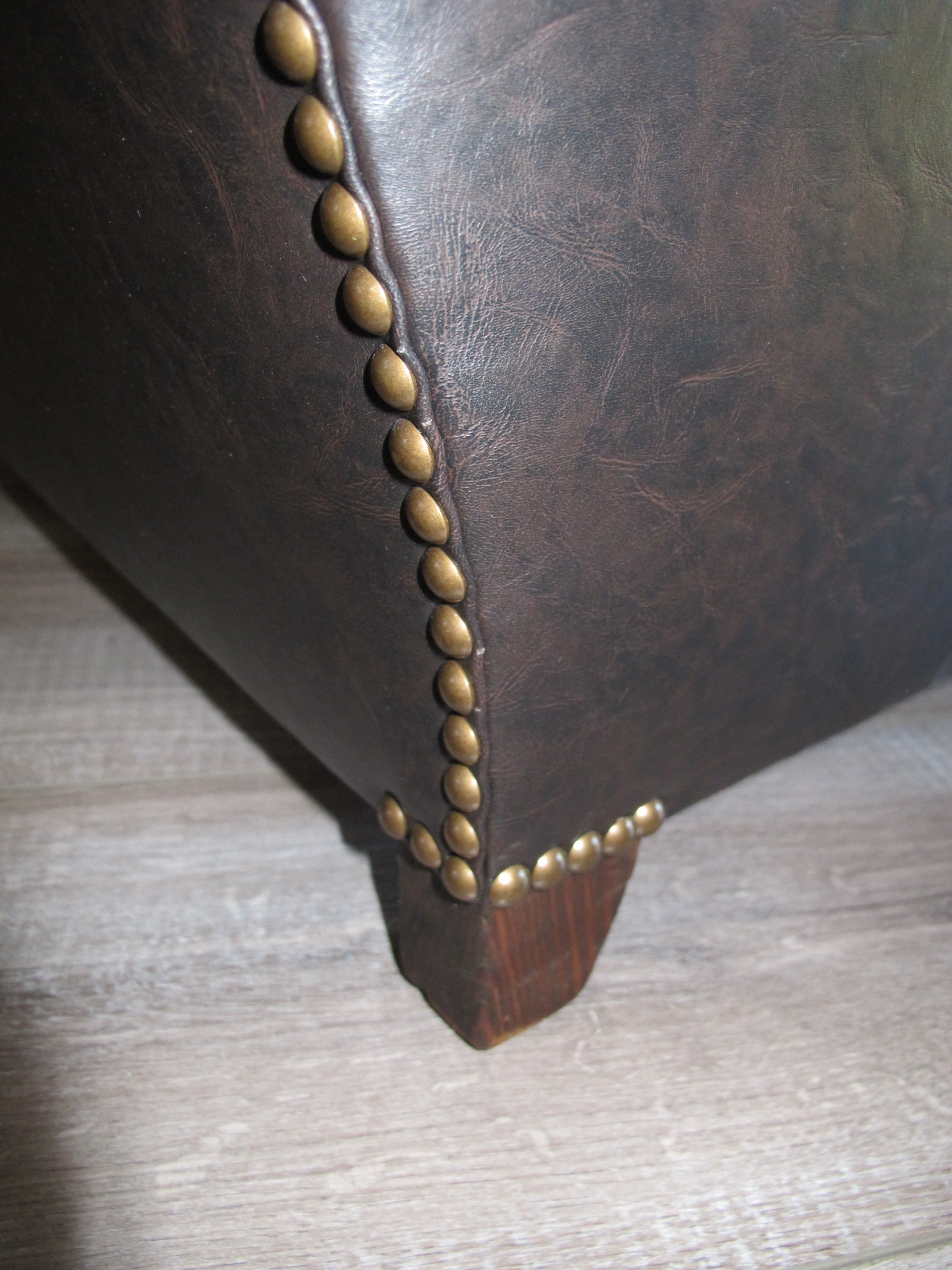 Refection restauration relooking fauteuil chaise canape club 2 meuble tapissier decorateur bordeaux st medard en jalles atelier les renaissances