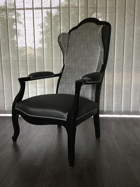 Refection restauration relooking fauteuil chaise canape meuble voltaire 61 tapissier decorateur bordeaux st medard en jalles atelier les renaissances