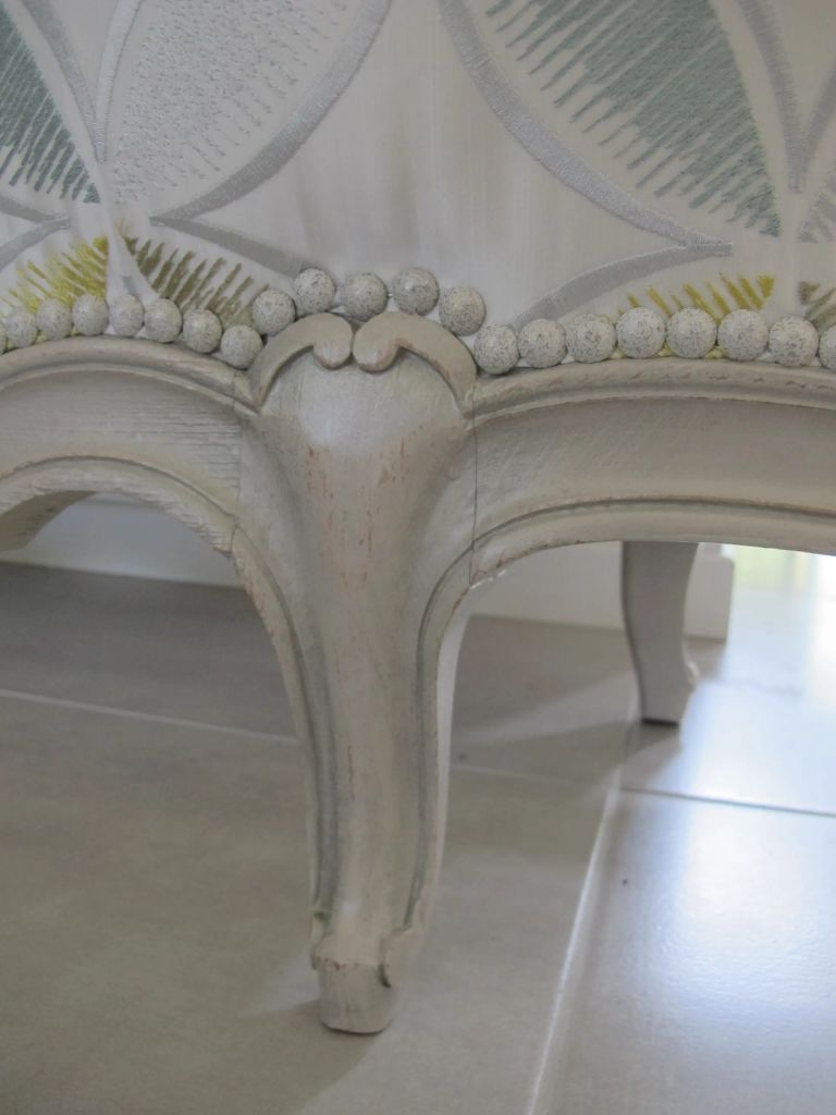 Refection restauration relooking fauteuil chaise canape meuble tete de lit 11 tapissier decorateur bordeaux st medard en jalles atelier les renaissances