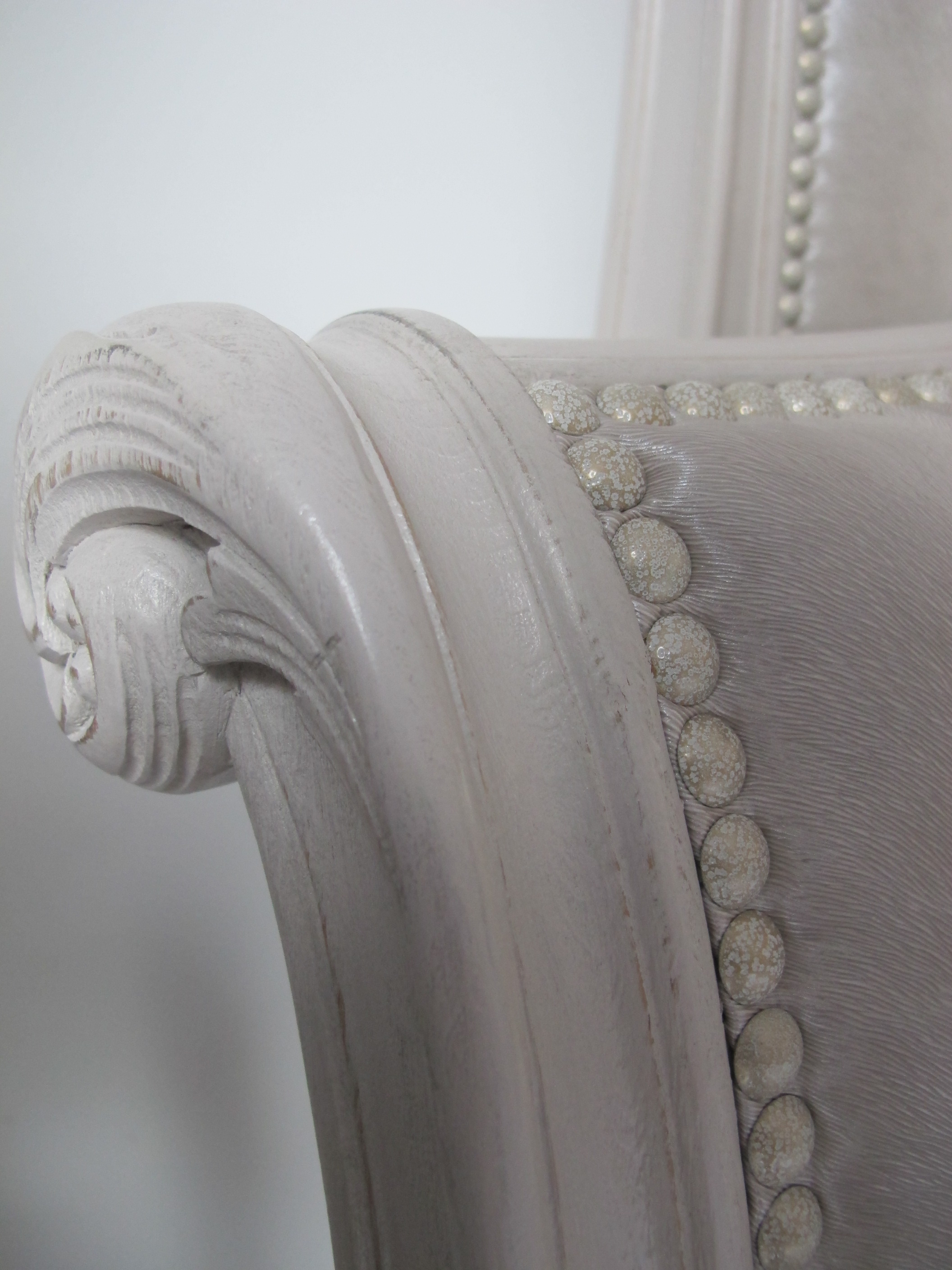 Refection restauration relooking fauteuil chaise canape meuble tete de lit 20 tapissier decorateur bordeaux st medard en jalles atelier les renaissances