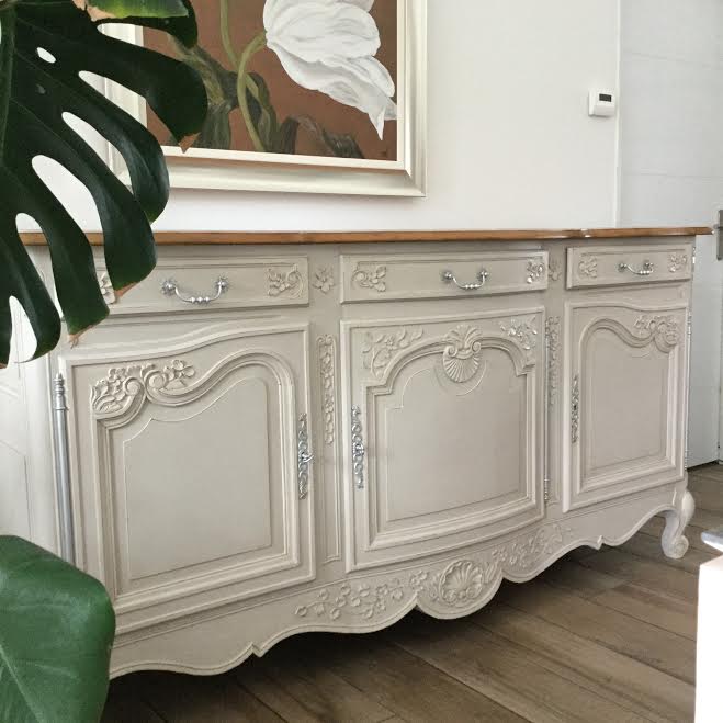 Refection restauration relooking fauteuil chaise canape meuble enfilade buffet 5 tapissier decorateur bordeaux saint medard en jalles atelier les renaissances