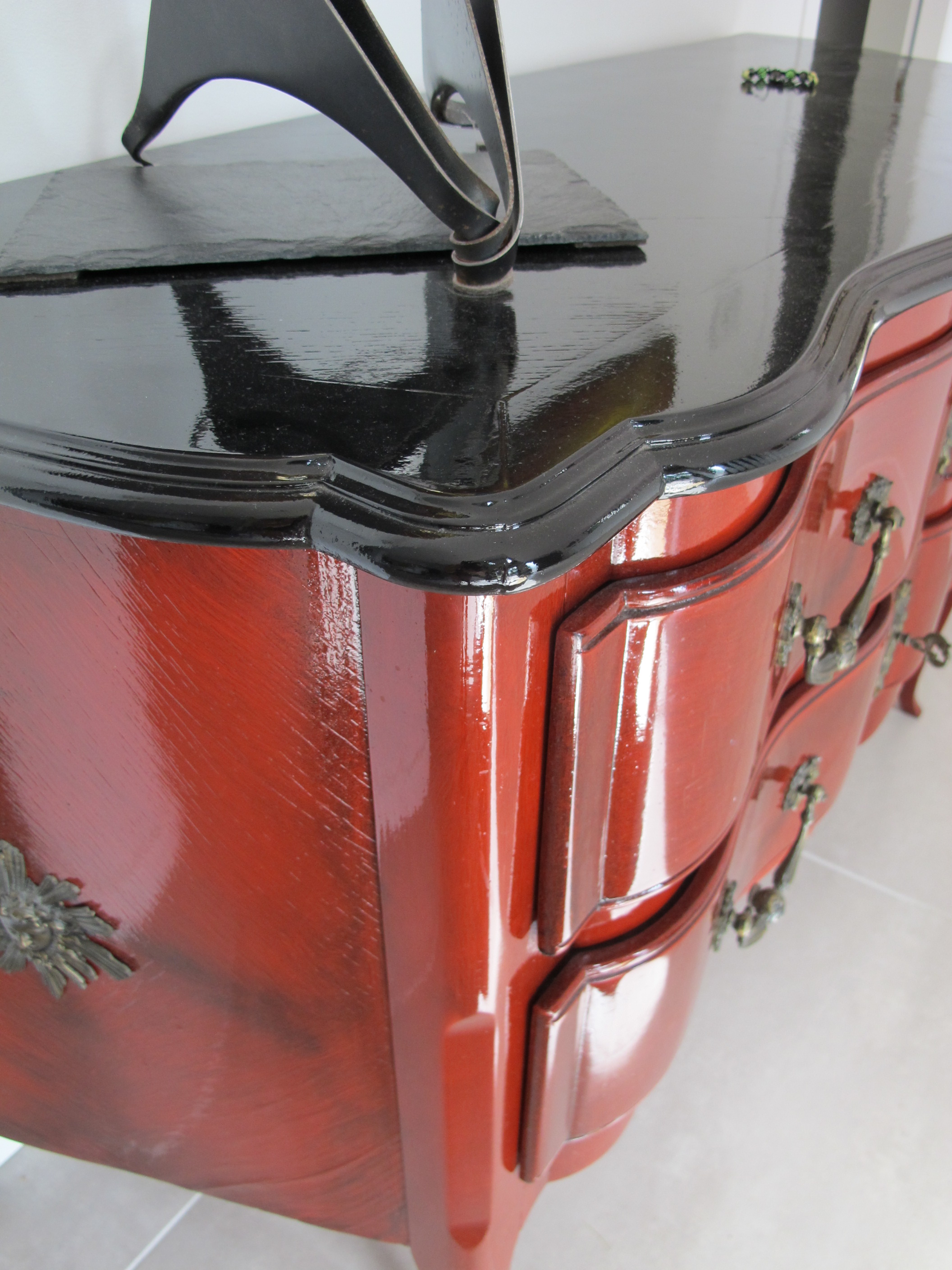 Refection restauration relooking fauteuil chaise canape meuble commode 32 tapissier decorateur bordeaux saint medard en jalles atelier les renaissances