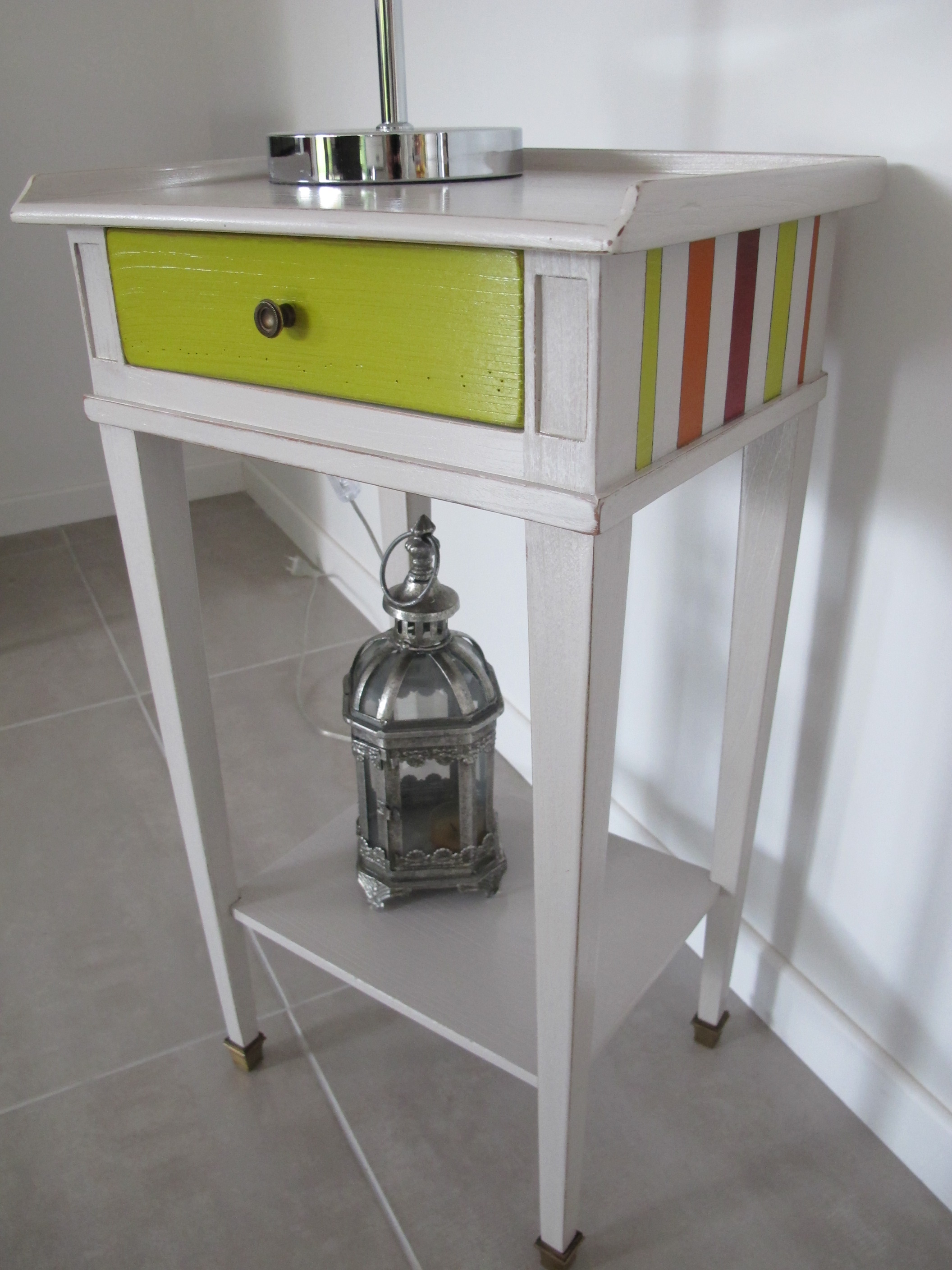 Refection restauration relooking fauteuil meuble chevet gueridon selette 1 tapissier decorateur bordeaux saint medard en jalles atelier les renaissances