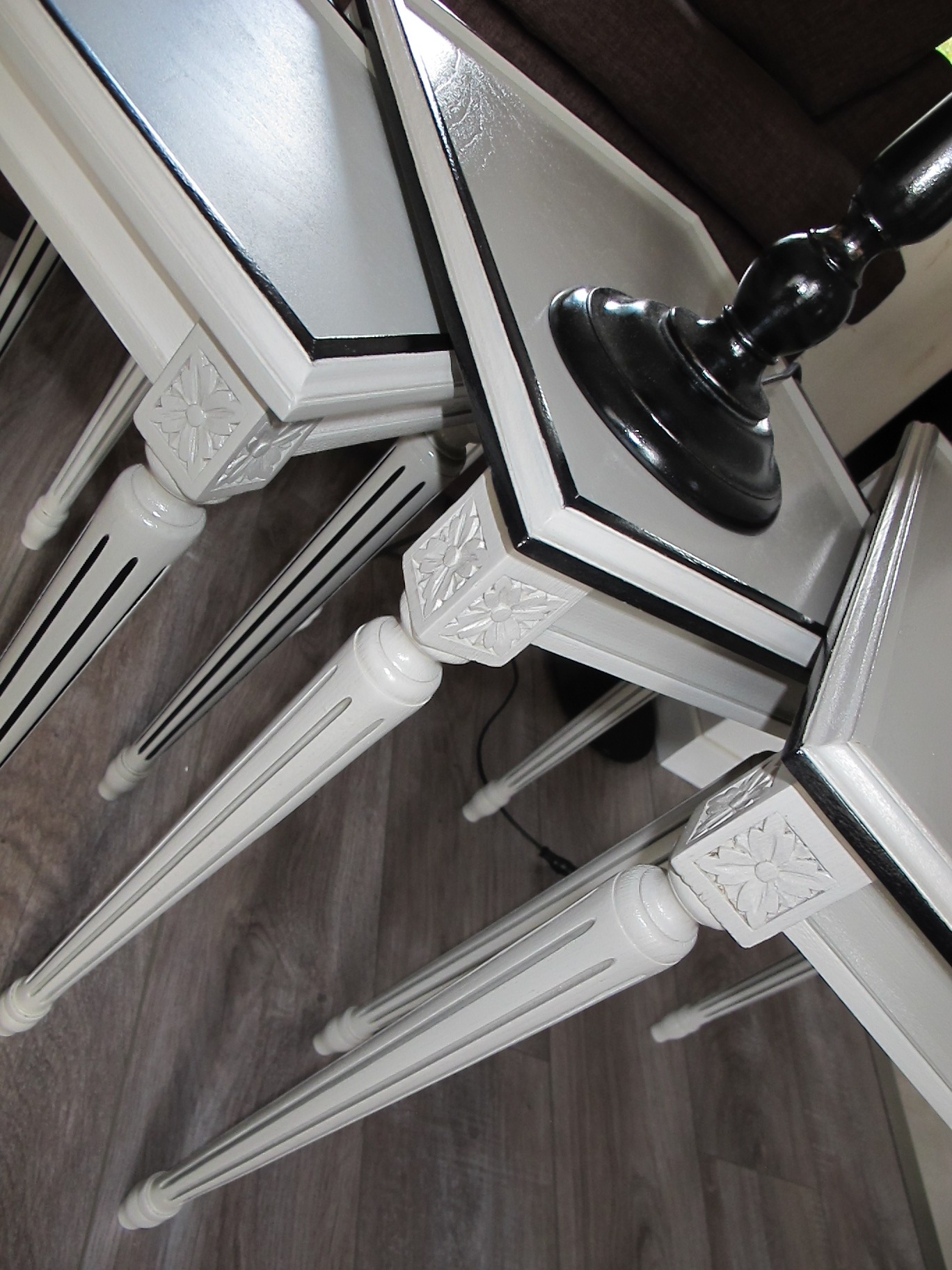 Refection restauration relooking fauteuil meuble tables gigognes 1 tapissier decorateur bordeaux saint medard en jalles atelier les renaissances