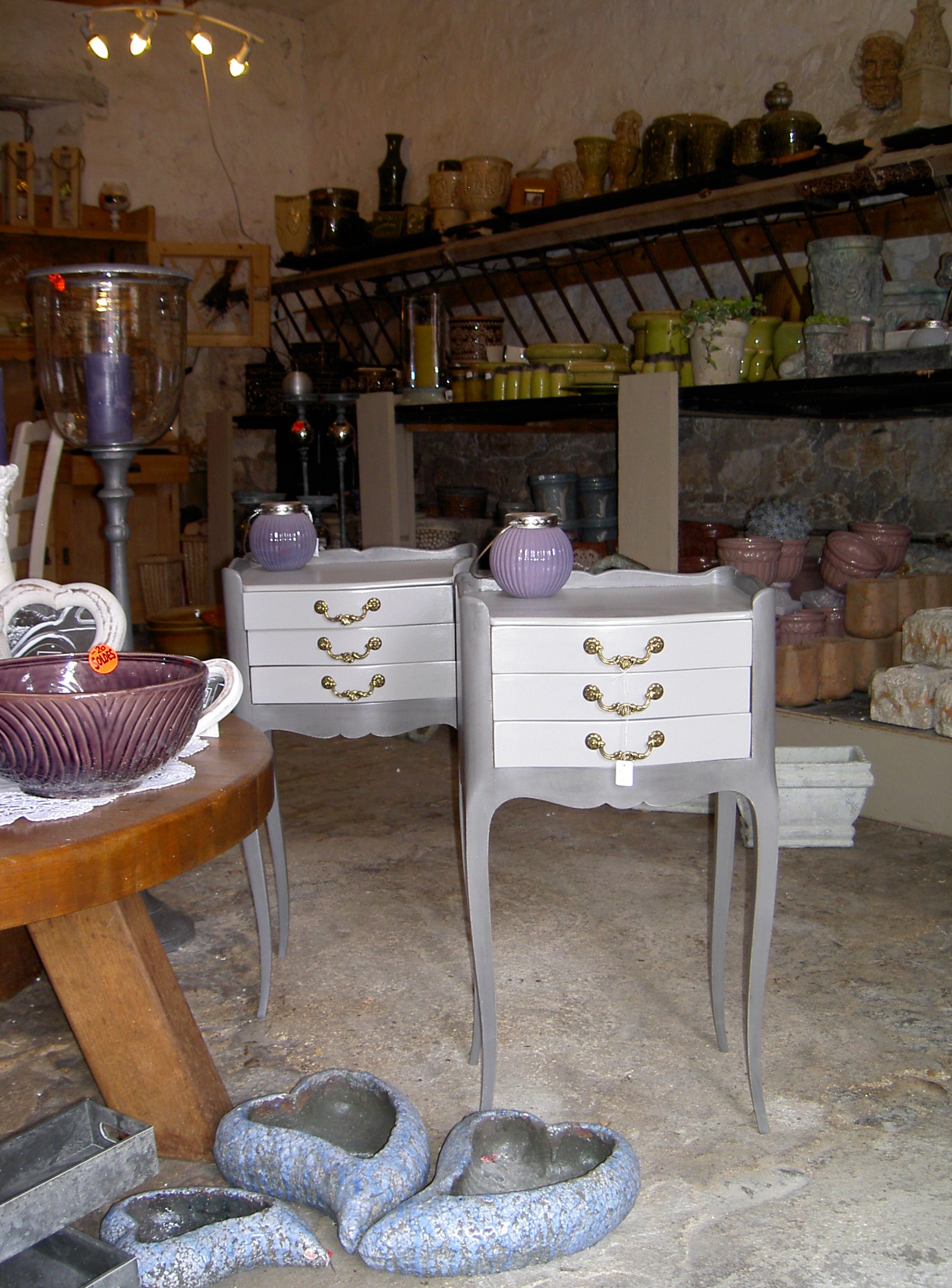 Refection restauration relooking fauteuil meuble chevet gueridon selette 51 tapissier decorateur bordeaux saint medard en jalles atelier les renaissances