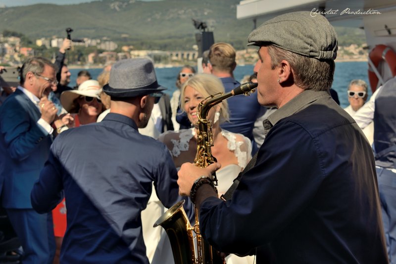 ambiance saxophone, romantic saxophonist, saxophonist on french riviera, saxophonist for entertainment, saxophonist and dj, saxophonist in Provence, Wedding musician, Wedding saxophonist, luxury wedding, luxury event, Grand prix du Castelet France, French course F1 Castelet France, event saxophonist, saxophonist entertainer