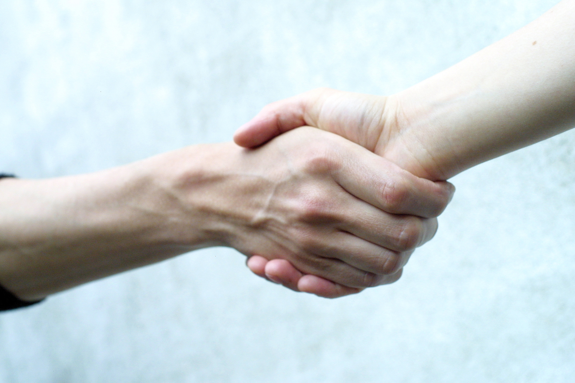 Intuitivmedia handshake 1511539 1920x1280