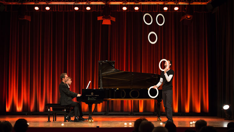 3007 Pas de deux 