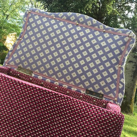 Refection restauration relooking fauteuil chaise canape coffre 2 meuble tapissier decorateur bordeaux st medard en jalles atelier les renaissan