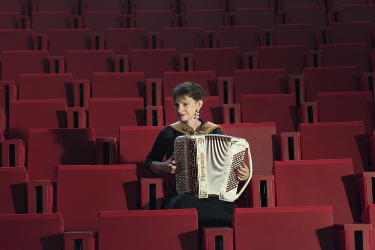 Véronique Rénier, accordéoniste