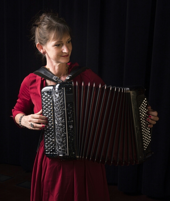 Véronique Rénier, accordéoniste