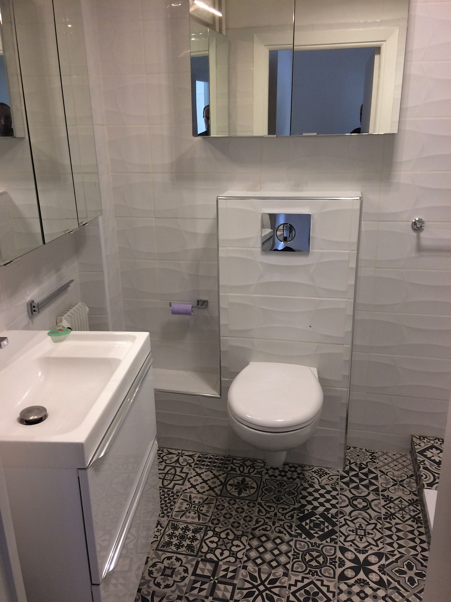 Rénovation et création de salle de bain  par design & travaux   le Cannet 06
