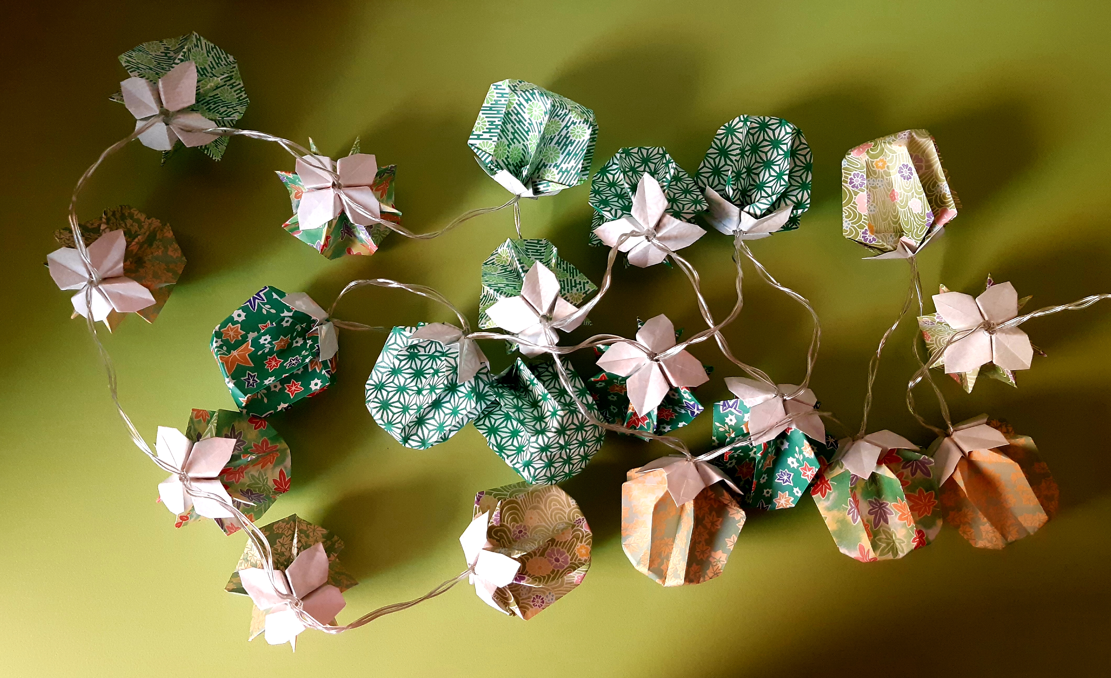 Guirlande lumineuse Lampions vert 17€
(2m de long, 20 leds, piles fournies)