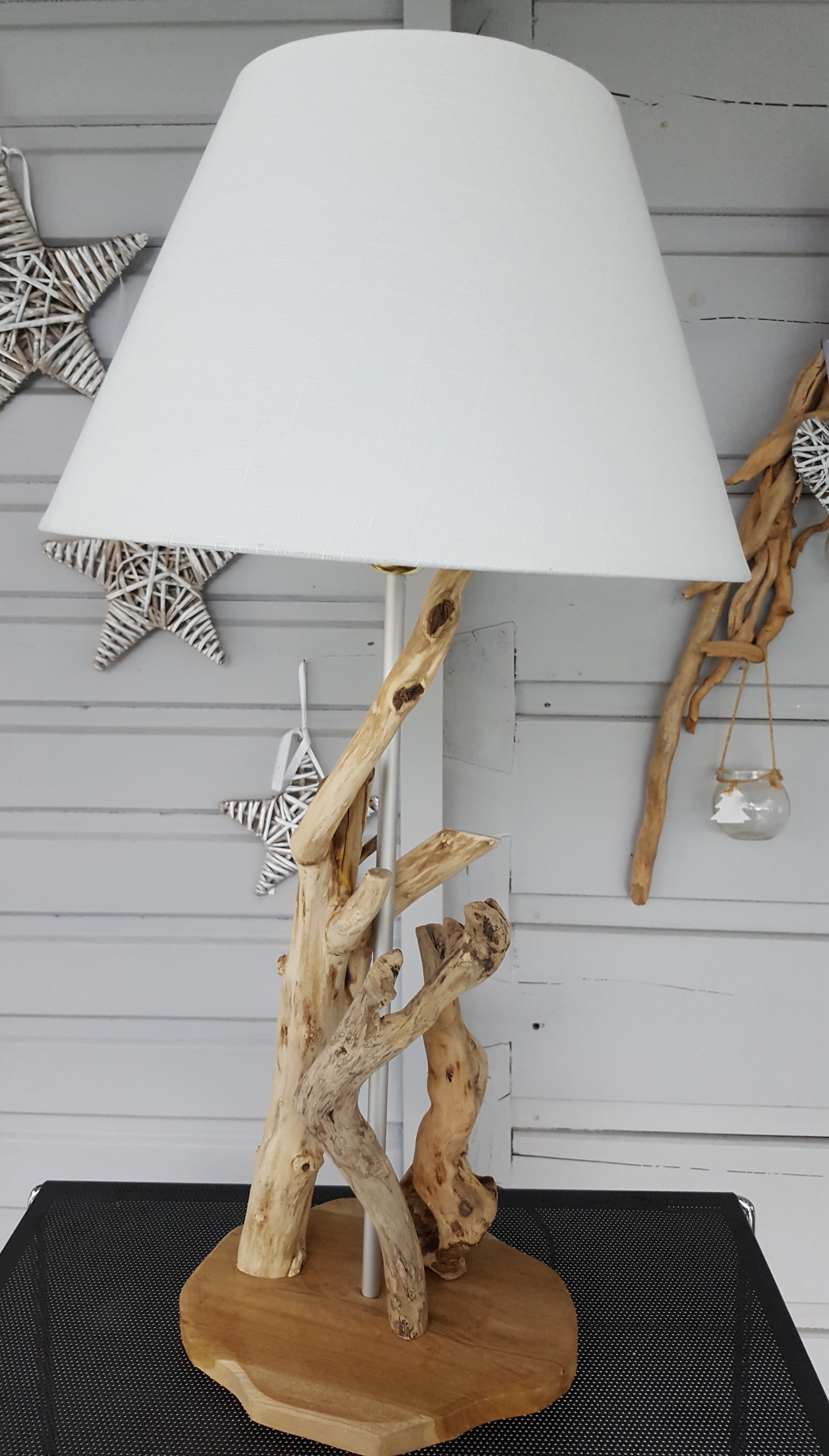 haut 56 cm hors abat jour
