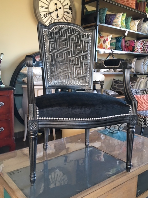 Refection restauration relooking fauteuil meuble cabriolet lm tapissier decorateur bordeaux saint medard en jalles atelier les renaissances