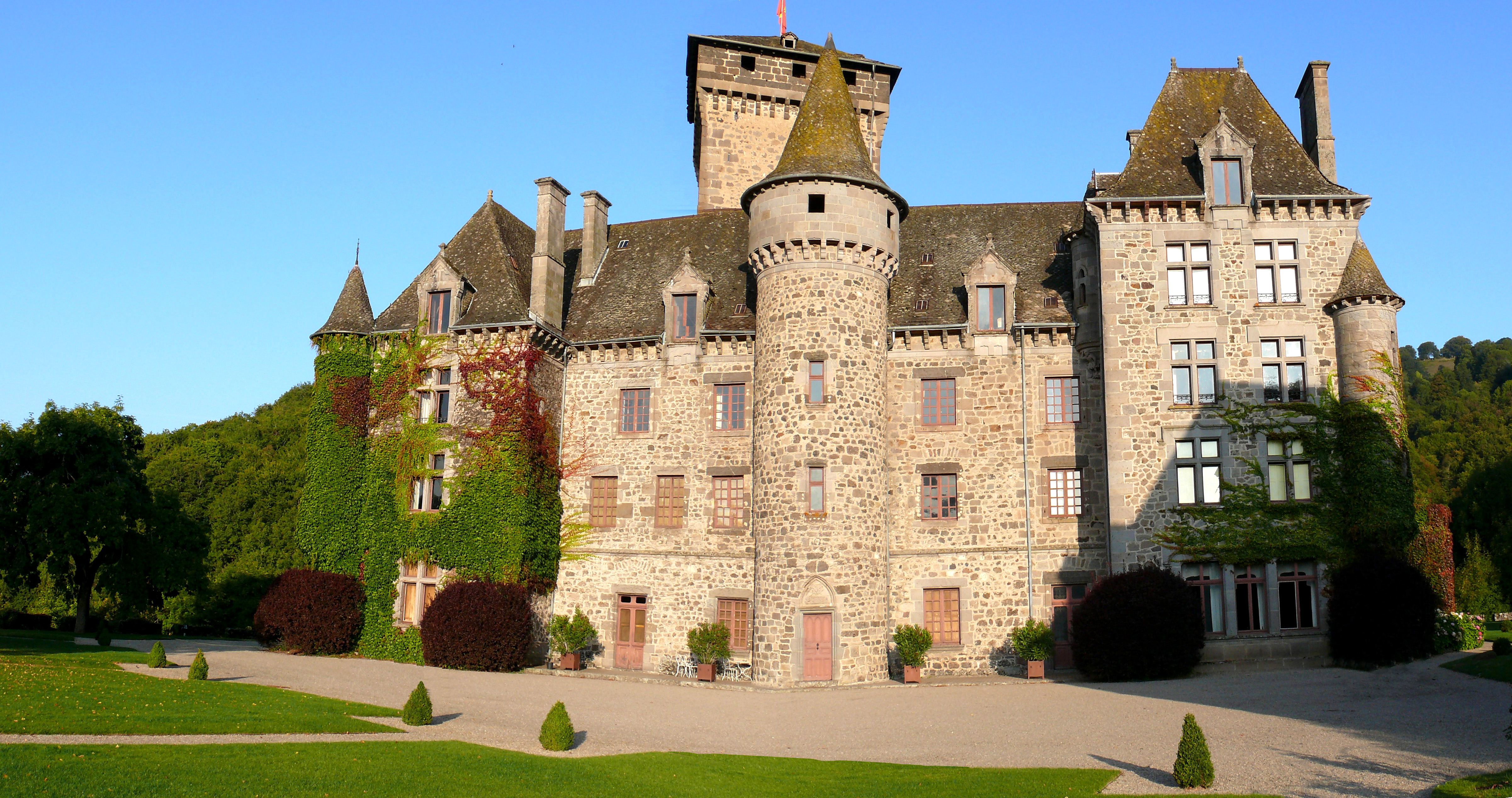 Chateau pesteils cantal