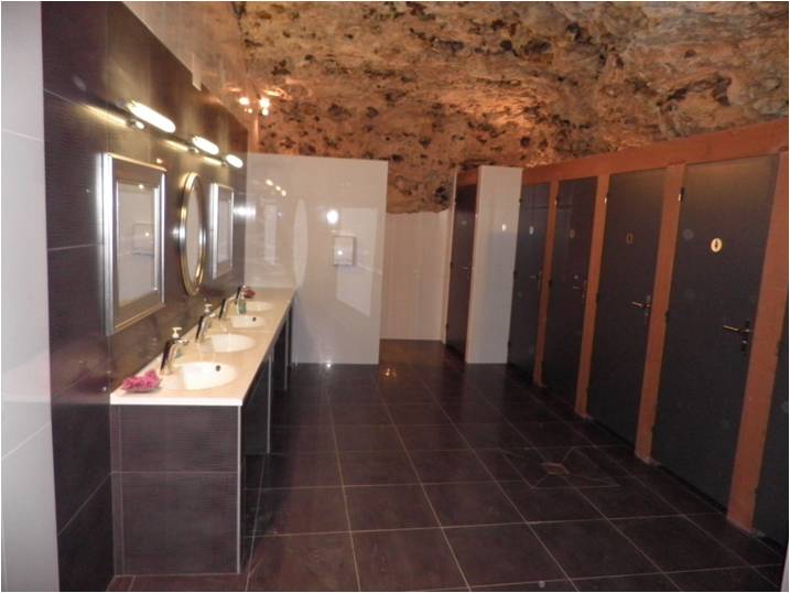 25 sanitaires