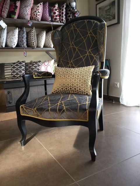 Refection restauration relooking fauteuil chaise canape meuble voltaire l3 tapissier decorateur bordeaux st medard en jalles atelier les renaissances
