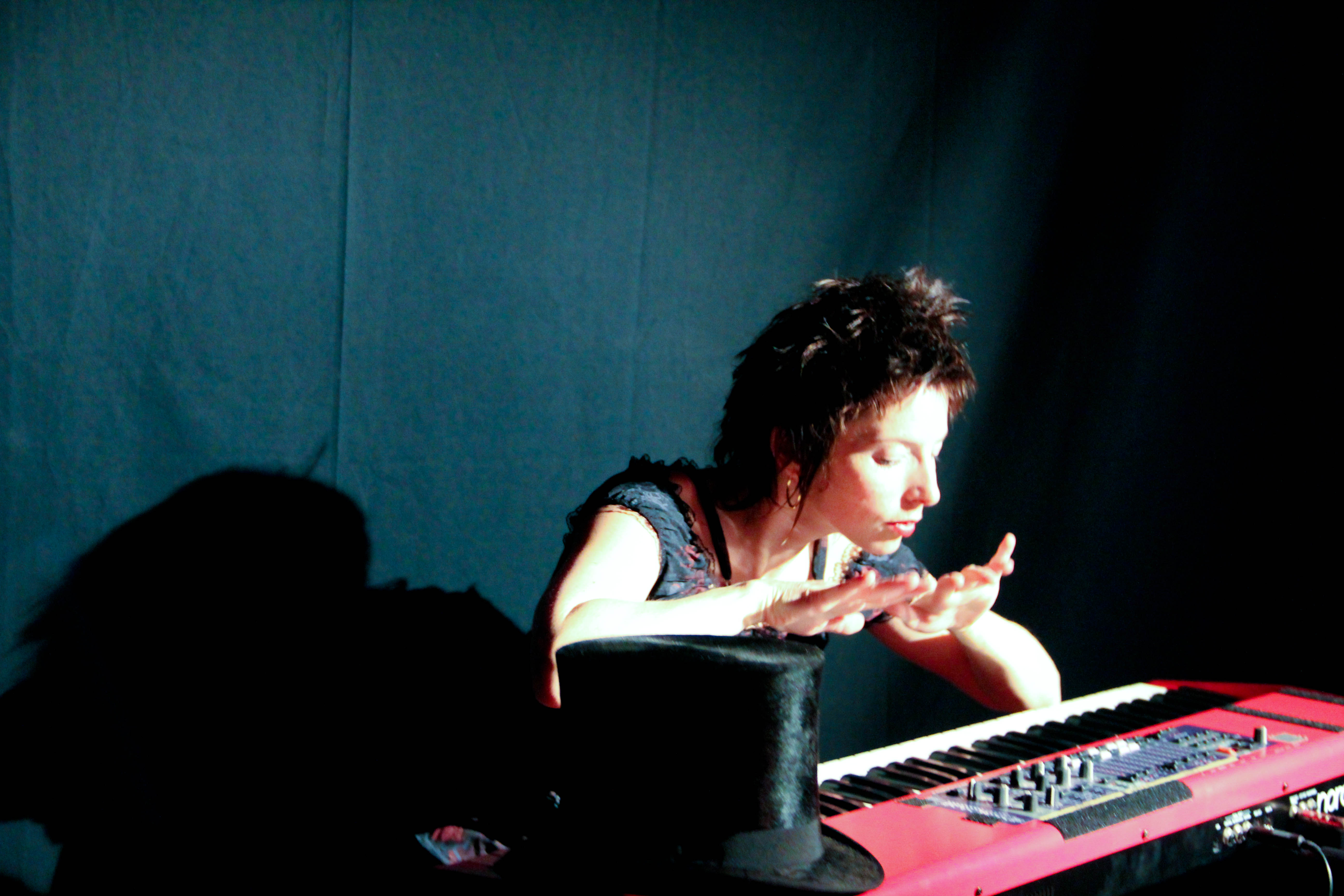 Emmbo piano2
