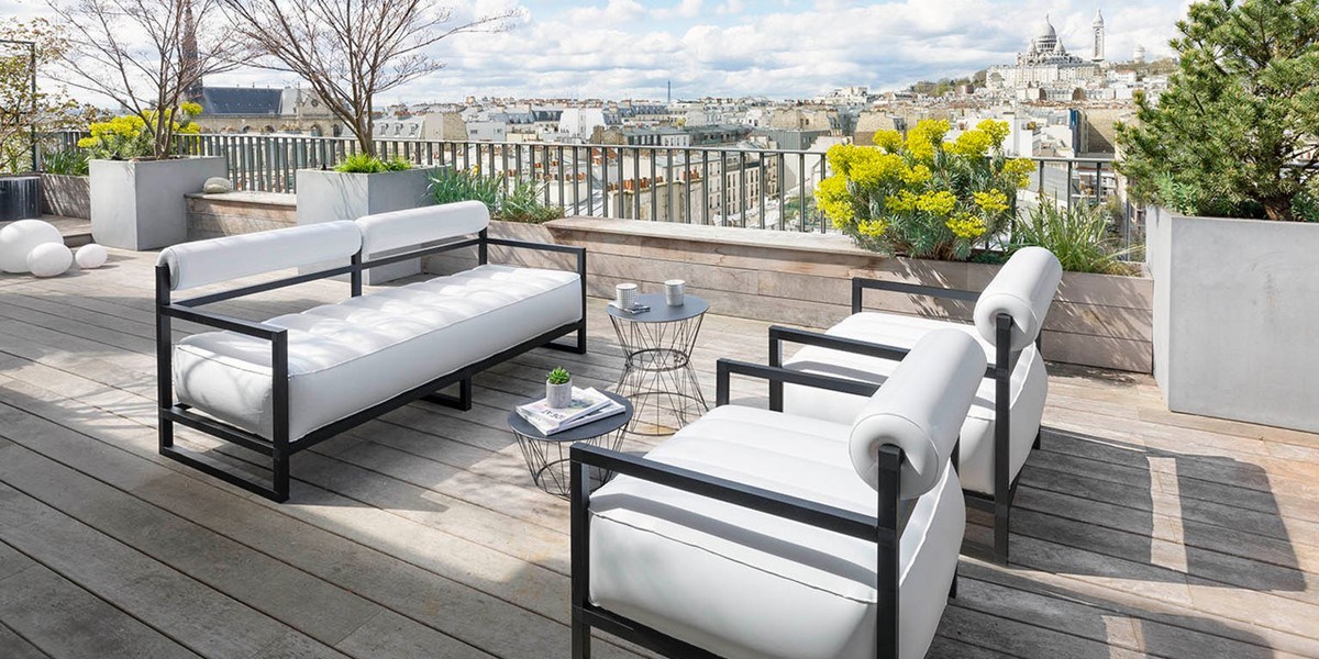 Canapé et fauteuils YOKO Indoor/ Outdoor version opaque ou translucide cadre aluminium noir ( existe aussi avec cadre bois )
