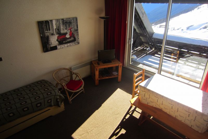 Vue du salon vers balcon