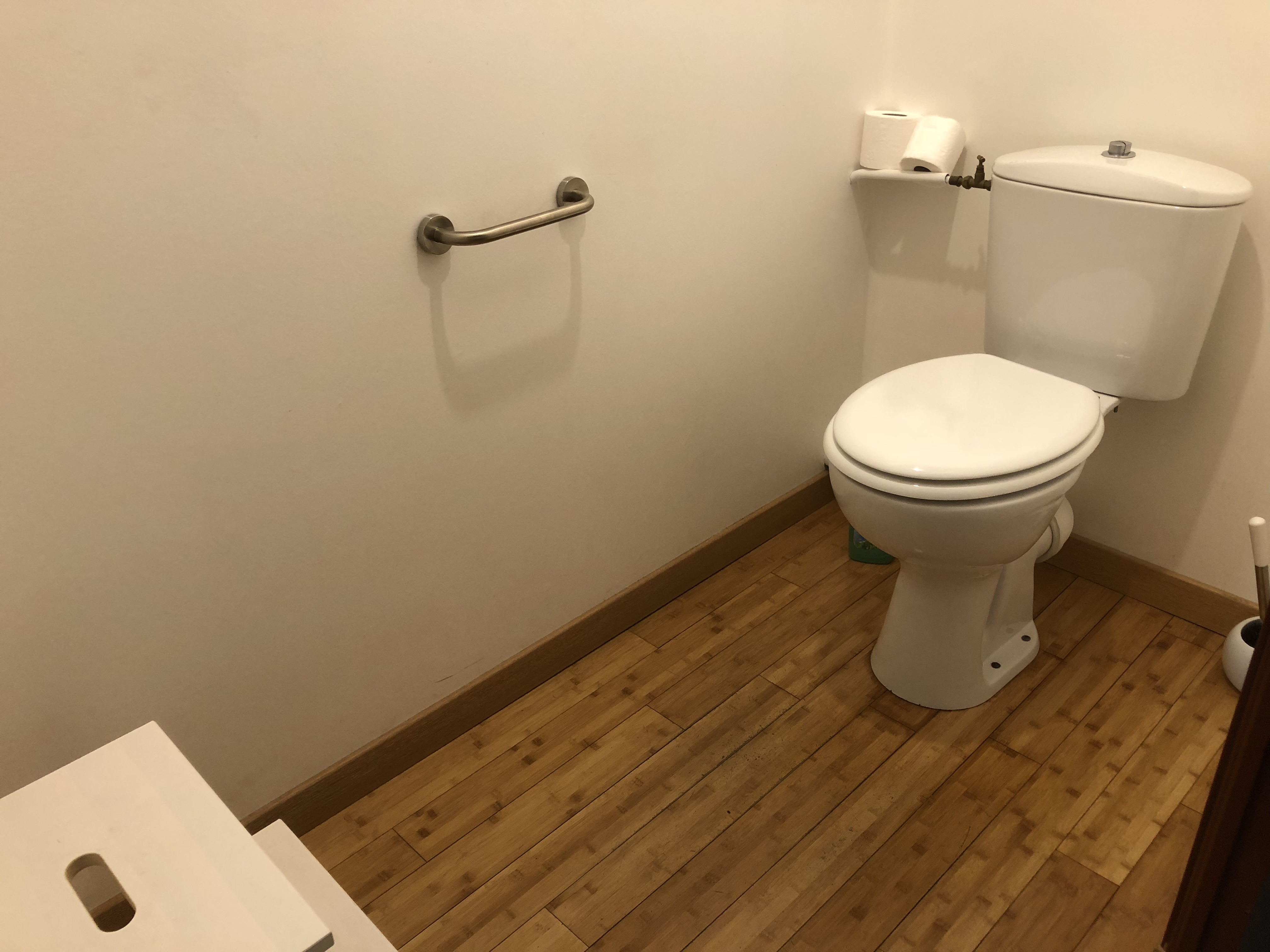 wc toilette pmr handicapé fauteuil roulant