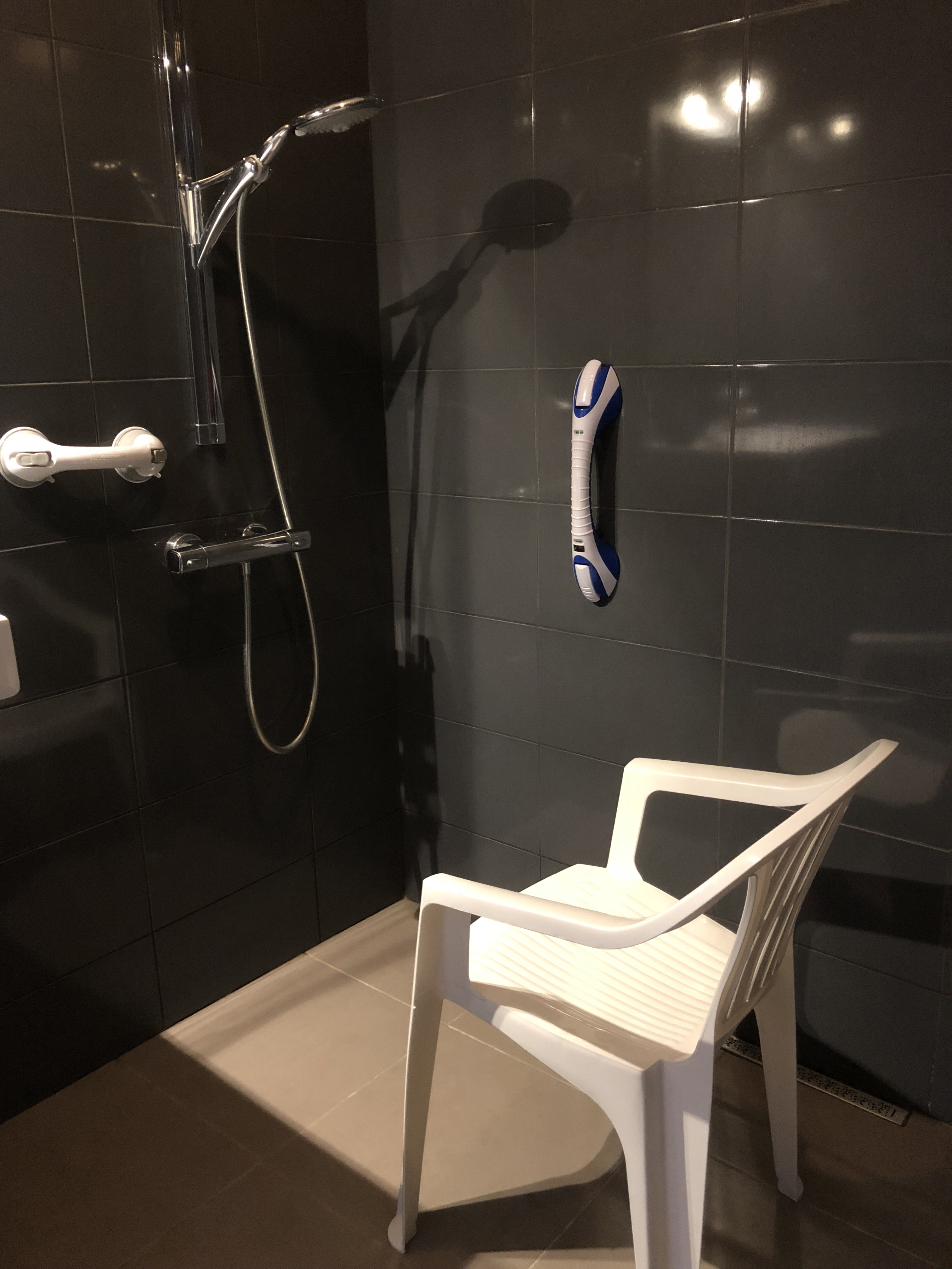 douche italienne pmr handicape 