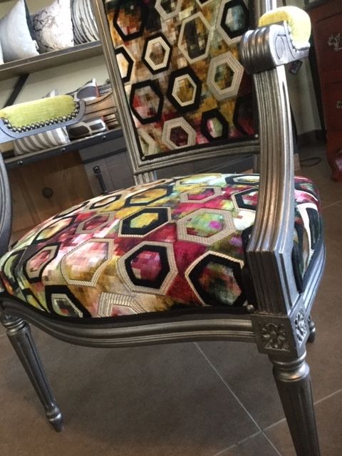 Refection restauration relooking fauteuil meuble cabriolet dg3 tapissier decorateur bordeaux saint medard en jalles atelier les renaissances