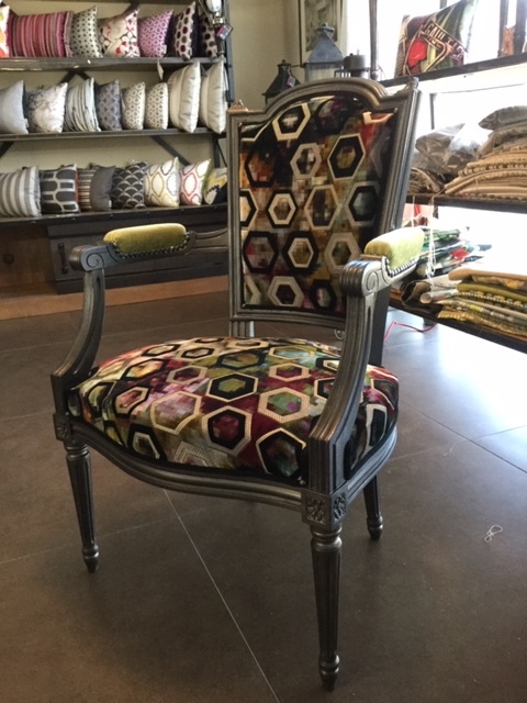 Refection restauration relooking fauteuil meuble cabriolet dg1 tapissier decorateur bordeaux saint medard en jalles atelier les renaissances