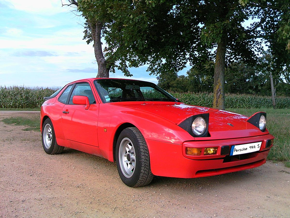 1200px porsche 944s 3 quart avant