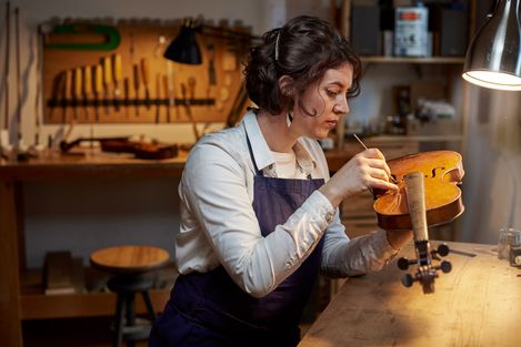 Sophie Viart, luthière
