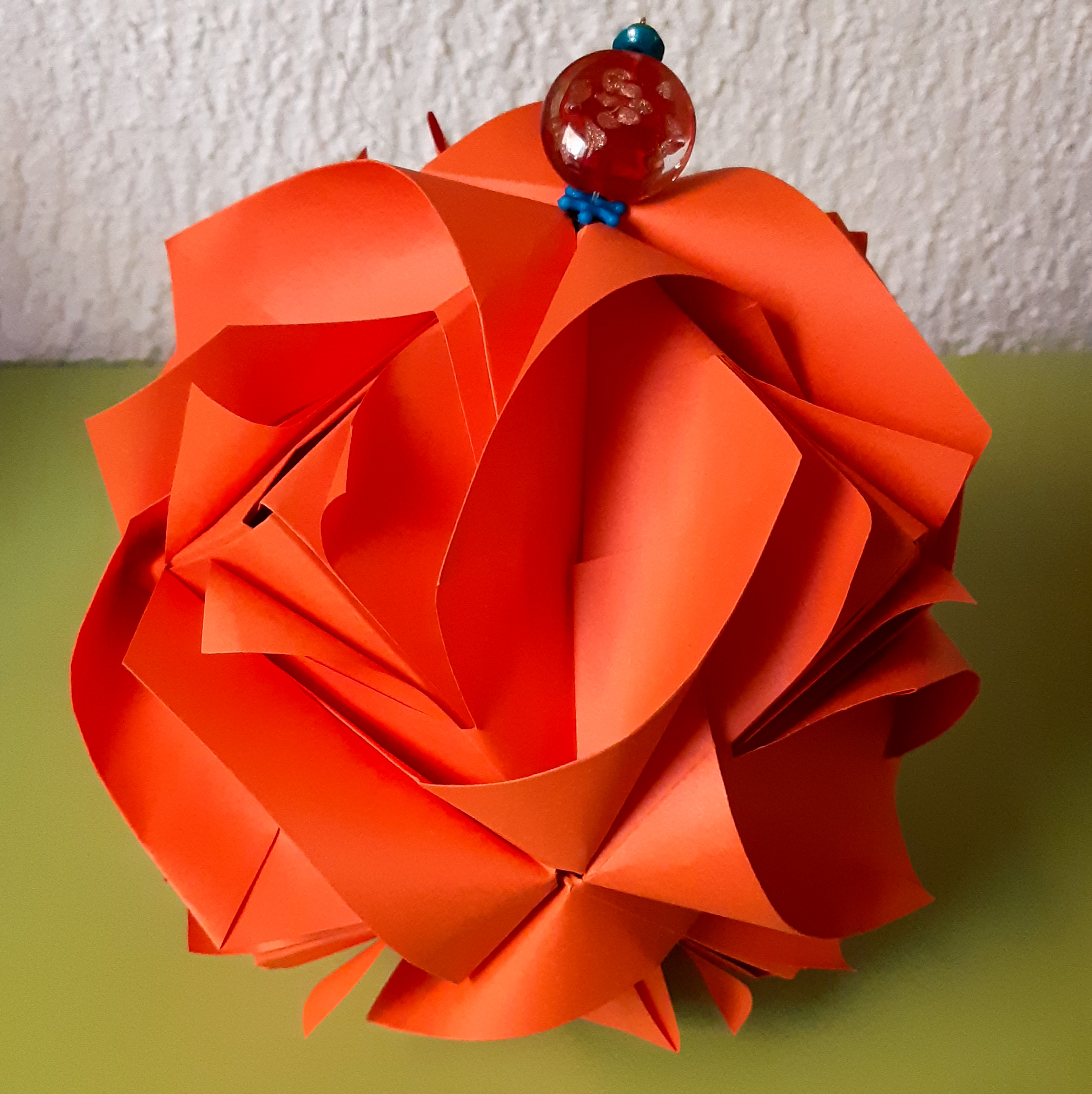 Kusudama Royal Rose à suspendre ou à poser 6€
(~ Ø 12 ou 15 cm)
