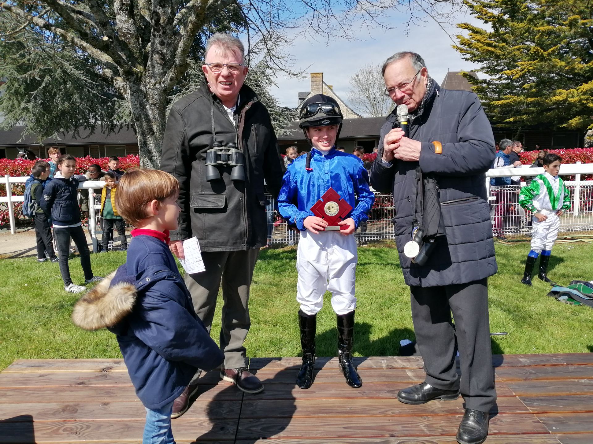 CHALLENGE APGO-PONEYS A SENONNES