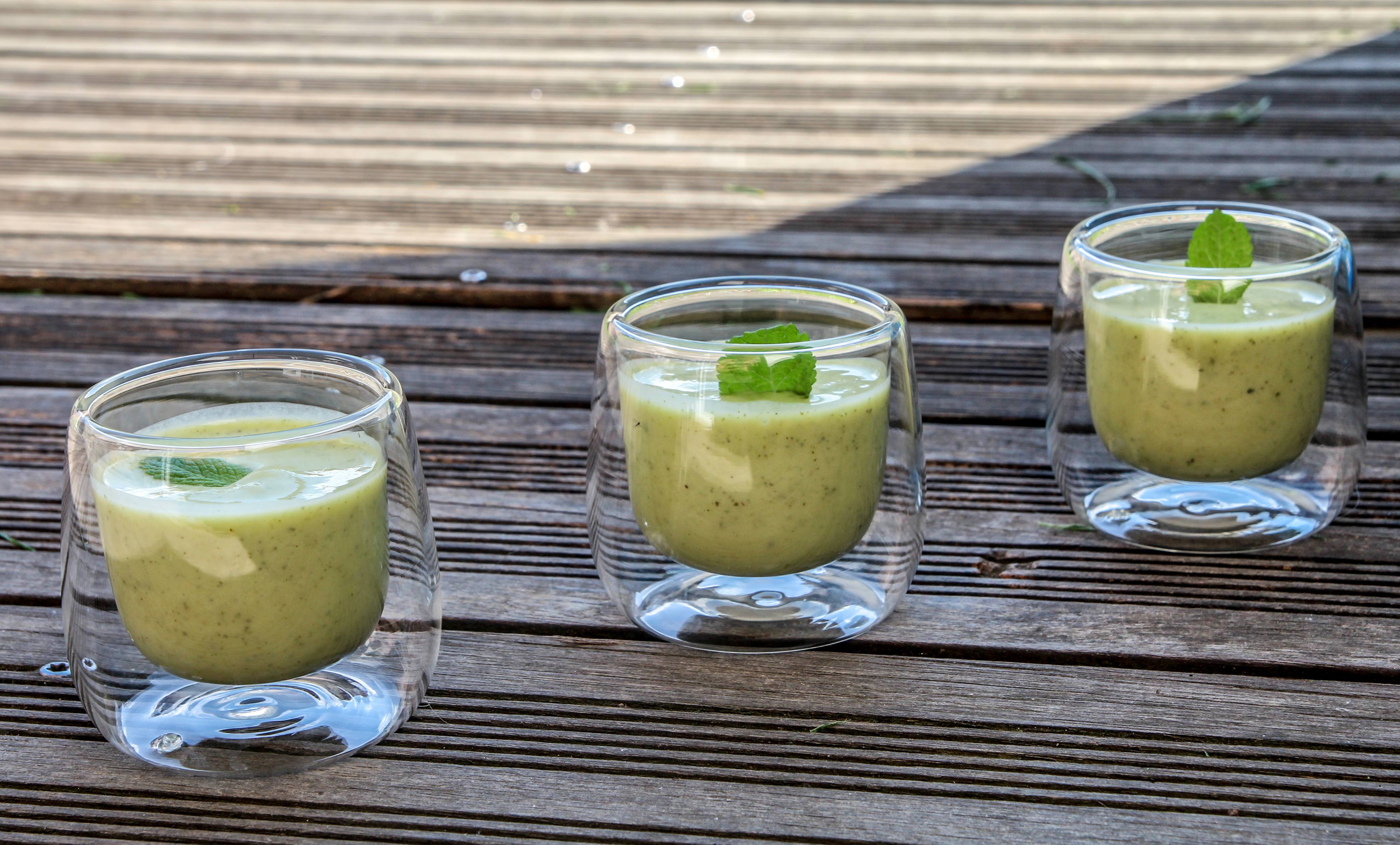 Gaspacho de courgettes à la menthe