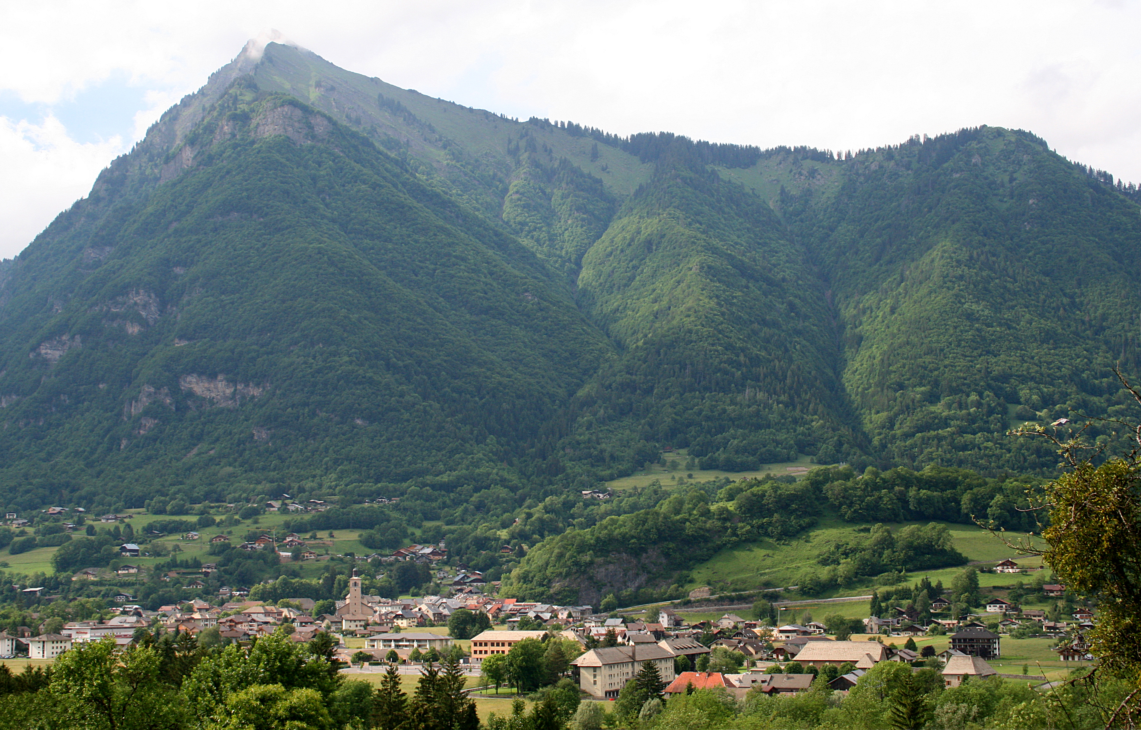 0 taninges village pic de marcelly 1 