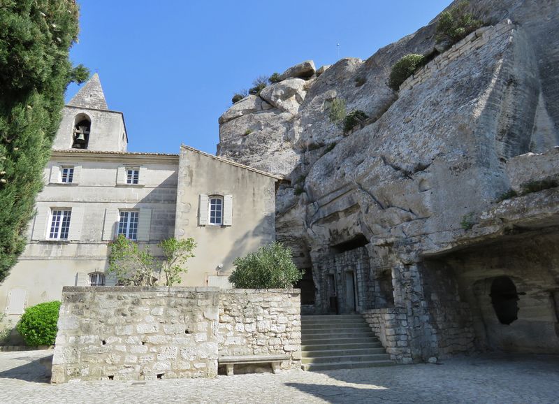 Baux 16 
