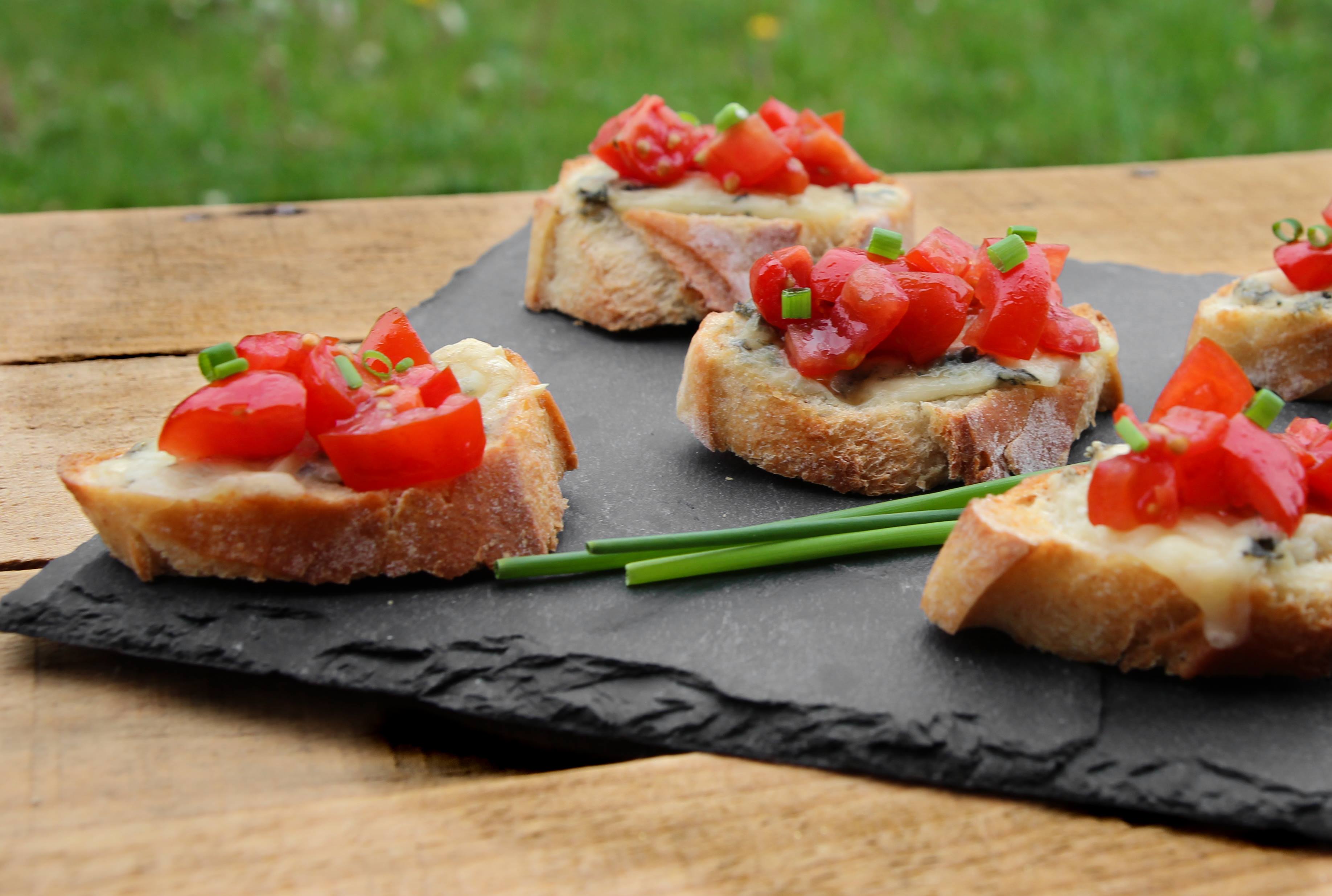 Tartines tomates gorgonzola