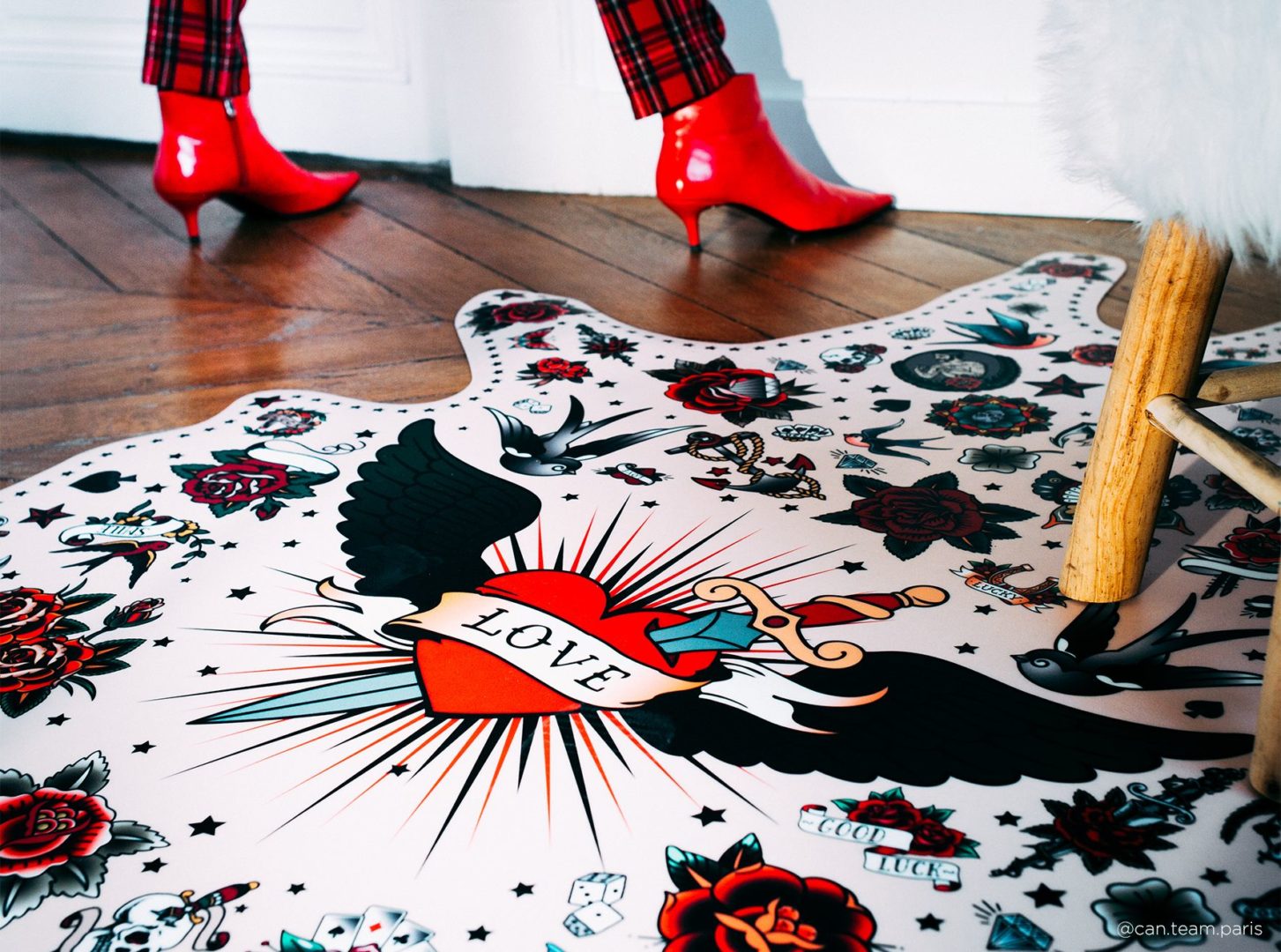Tapis Vinyle Pôdevache collection Native Tribe · ‎Tattoo compris · ‎Rodeo Star · ‎Œil pour œil