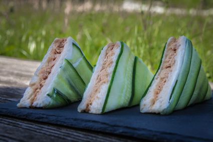 Mini-sandwiches thon concombre