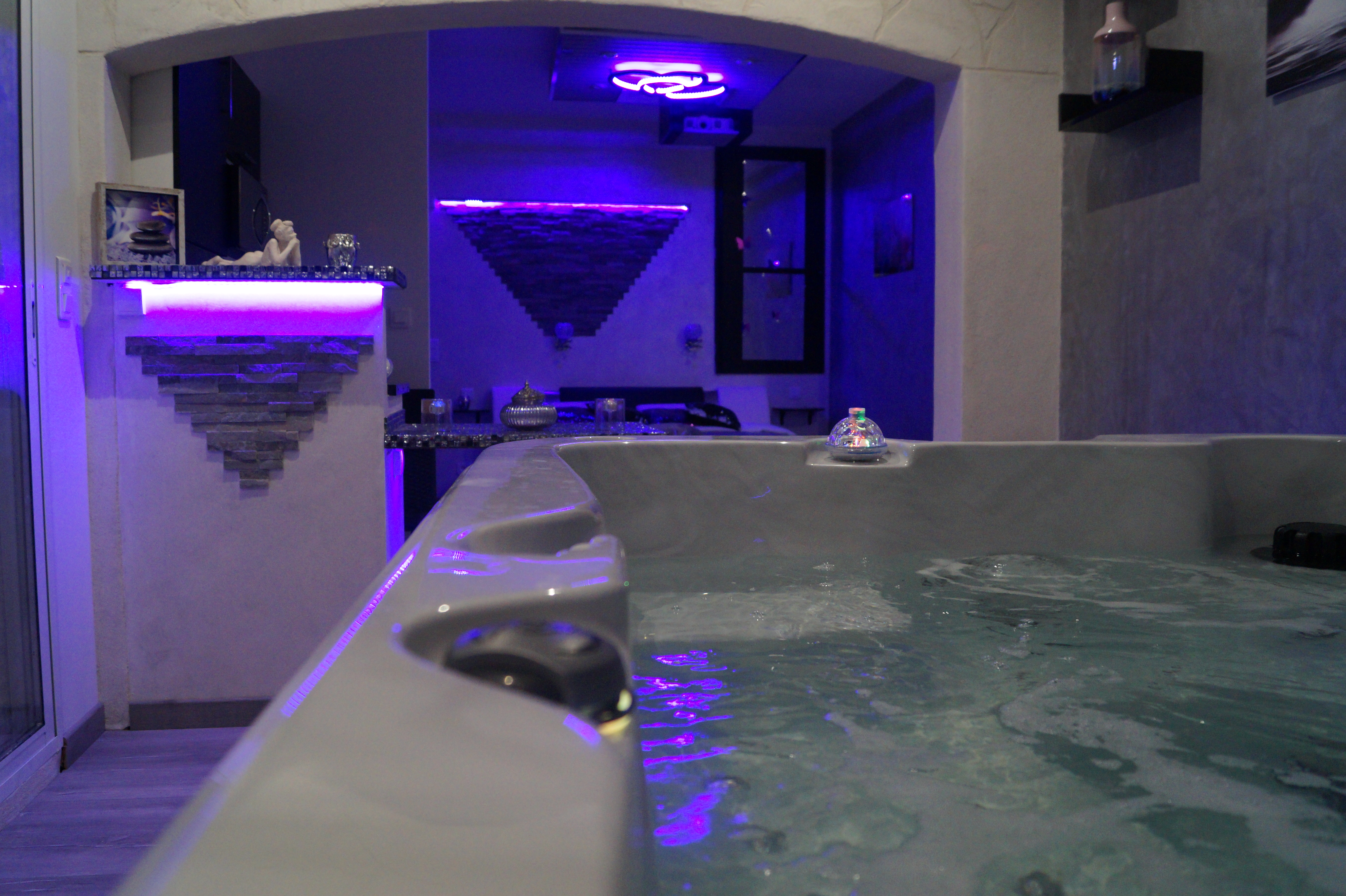 Photo spa avec bulles led version eclairee