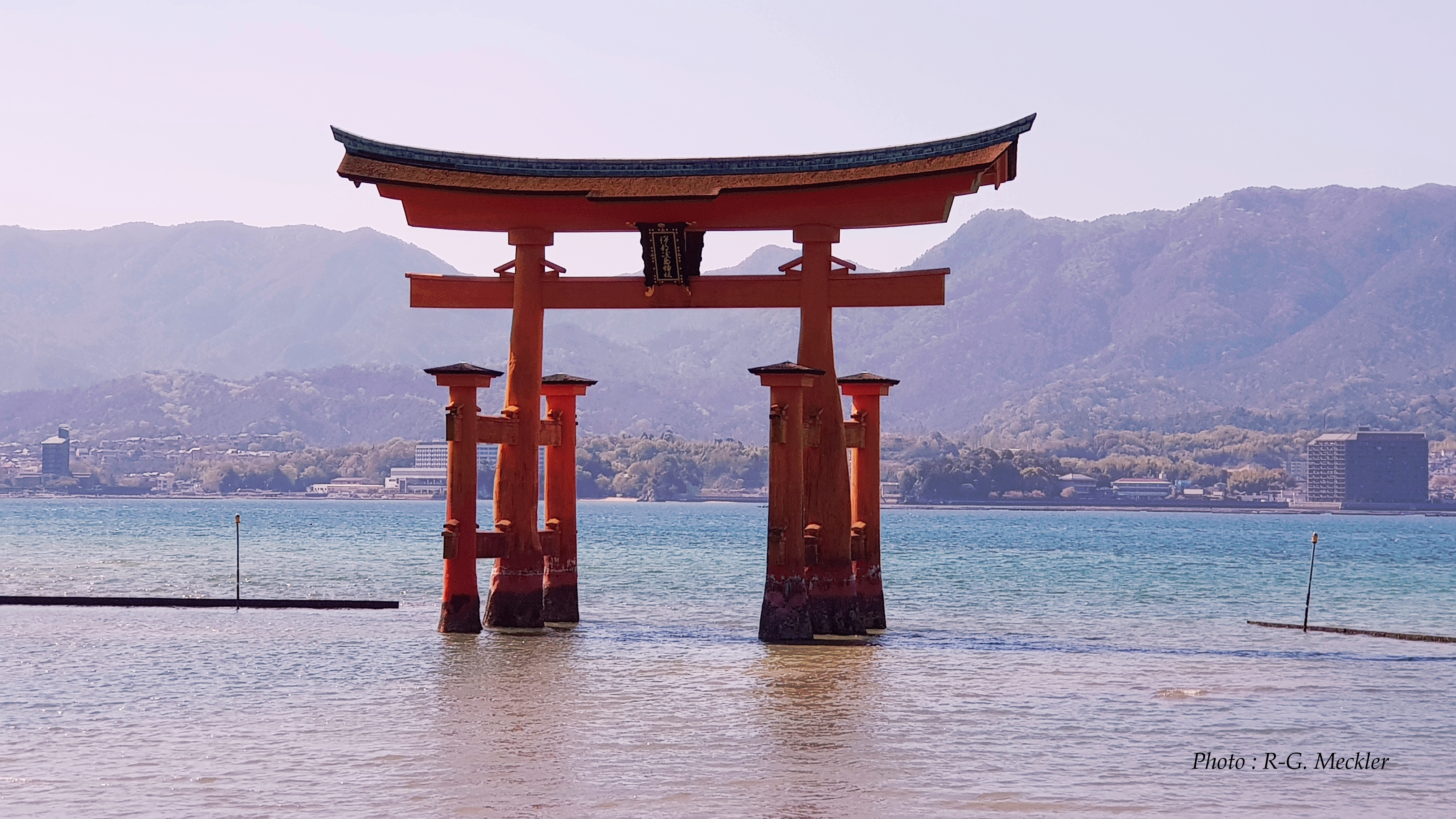 Torii sur la mer ile de Miyajima 