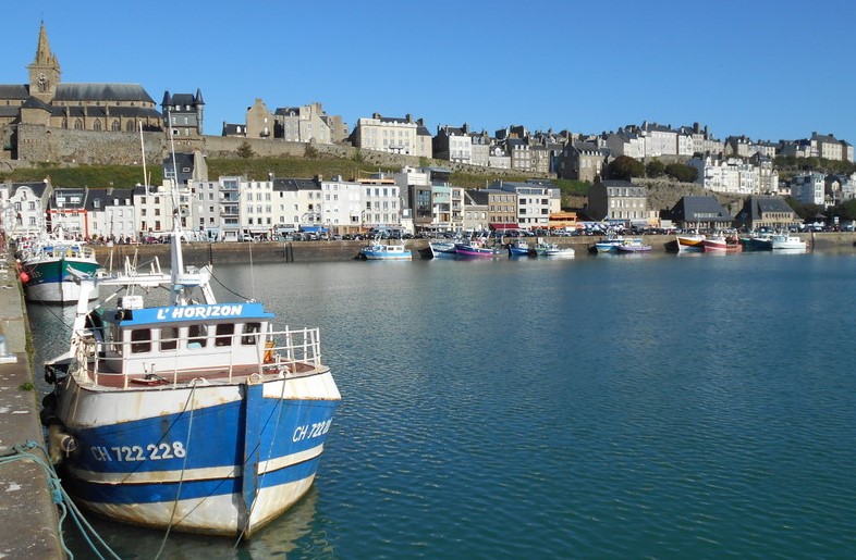 Bassin a flot devant la haute ville 2