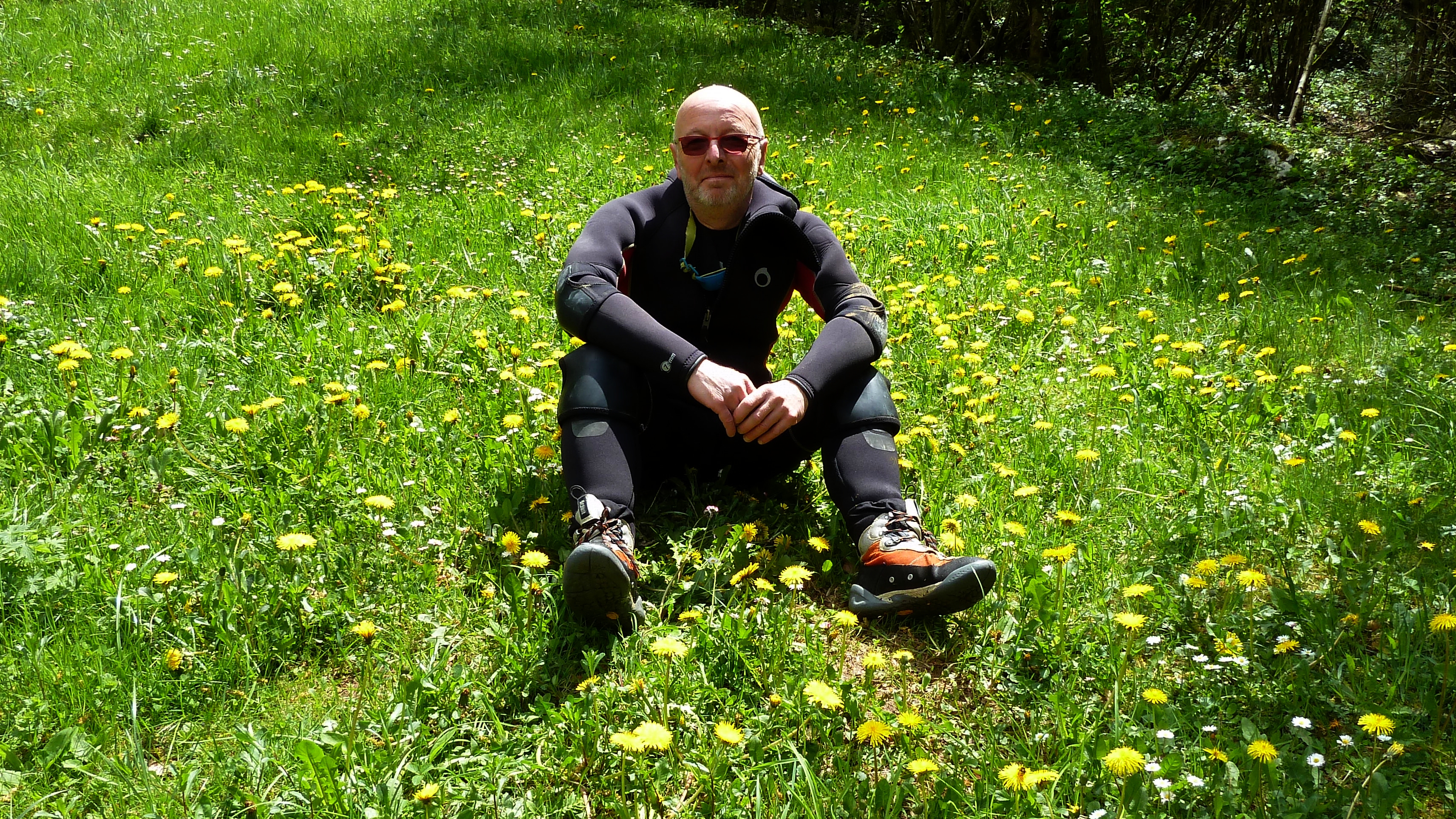 Une petite pause entre la grotte de Prérouge et la grotte de Bange (massif des Bauges)