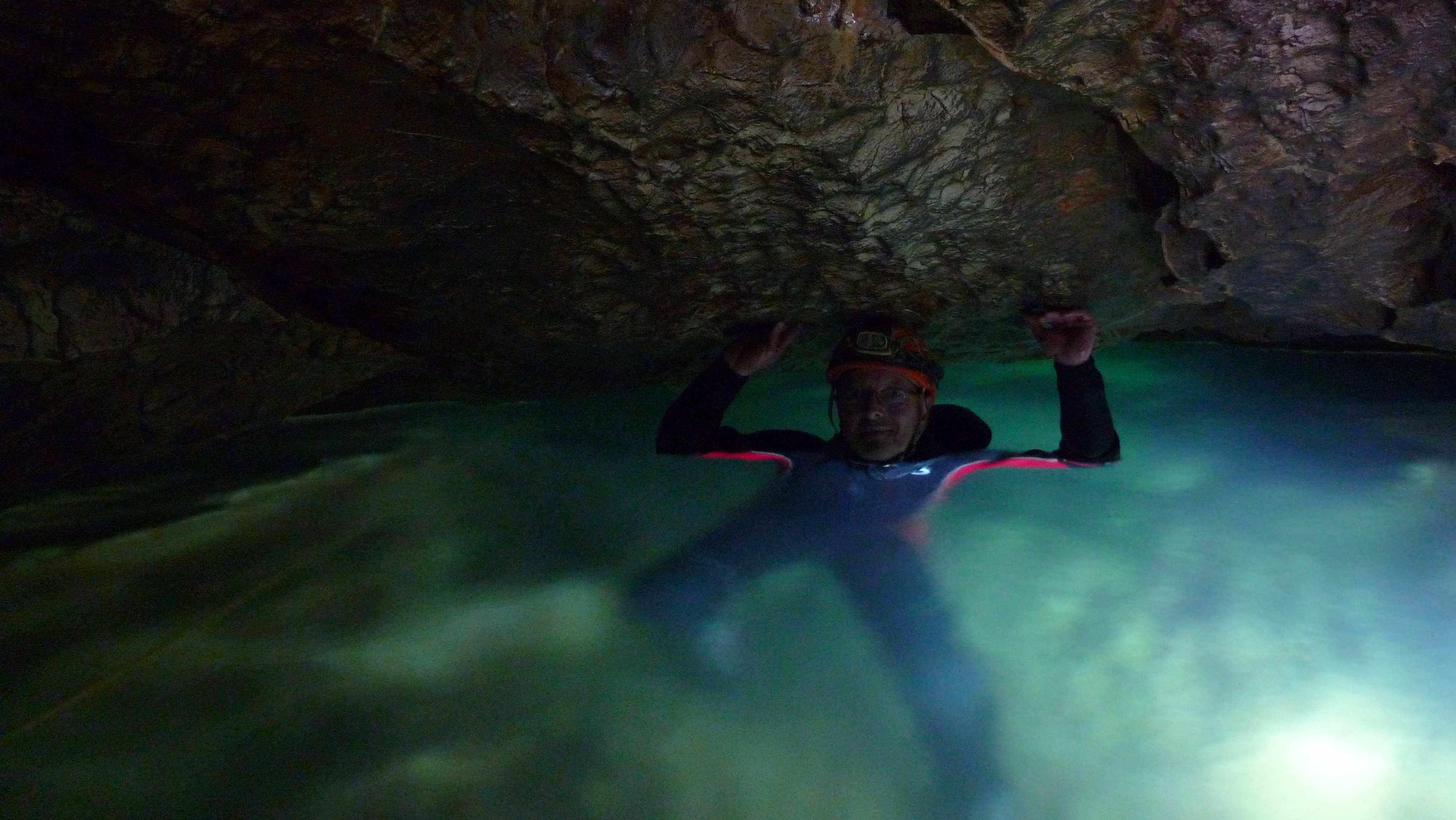 Dans la strate inférieure de la grotte de Prérouge (massif des Bauges)